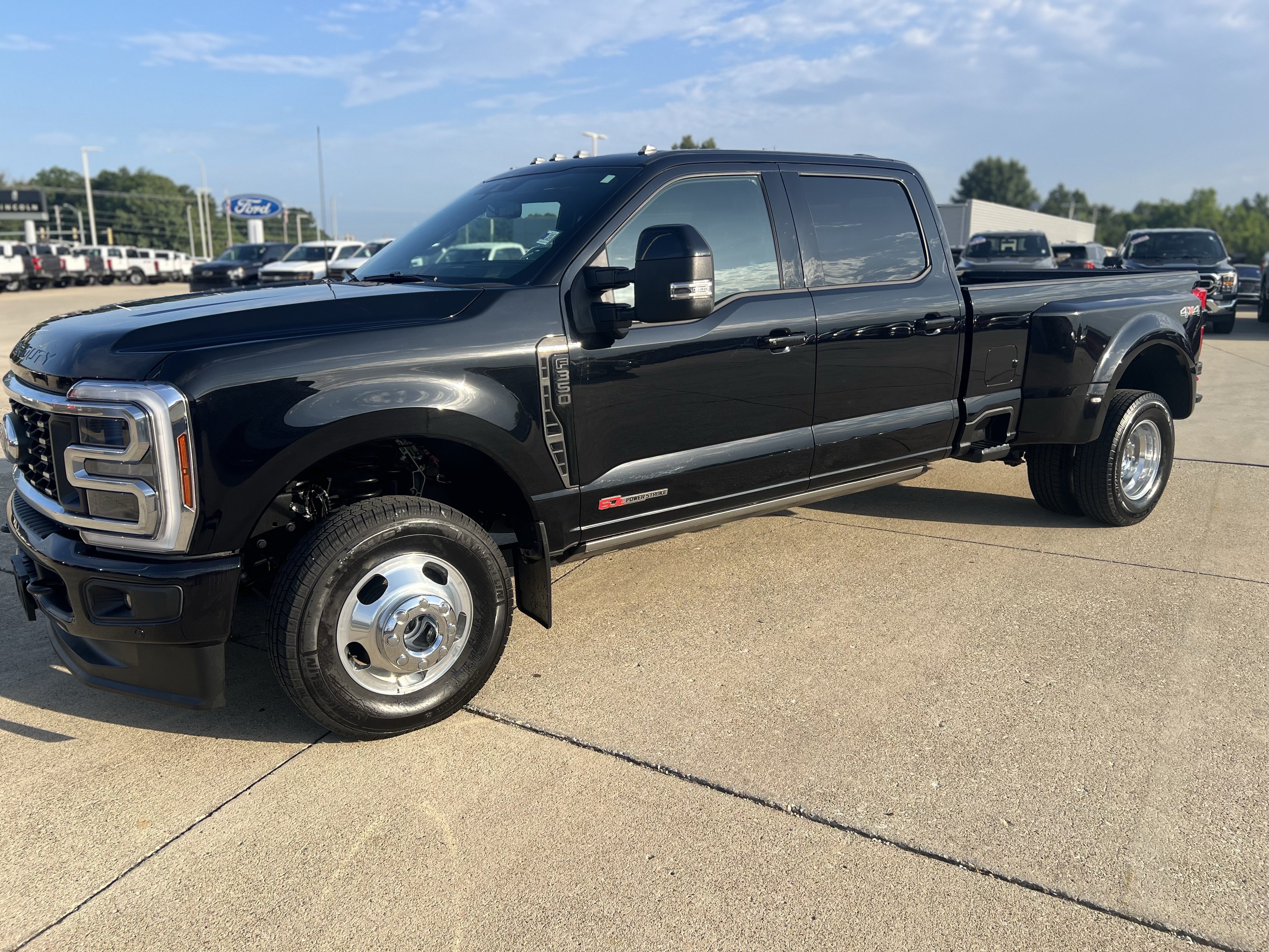 Used 2025 Ford F350 Platinum AWD/4WD image 10