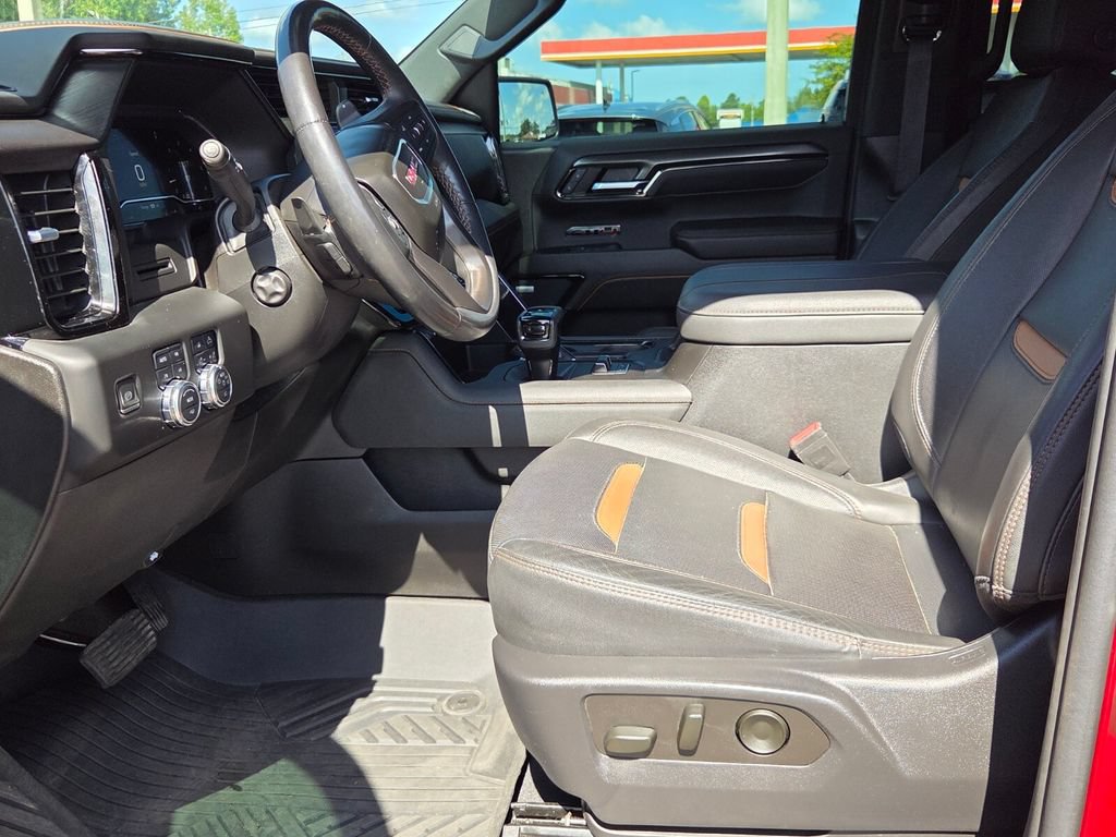 Used 2023 GMC Sierra 1500 AT4 w/ AT4 Preferred Package AWD/4WD image 3