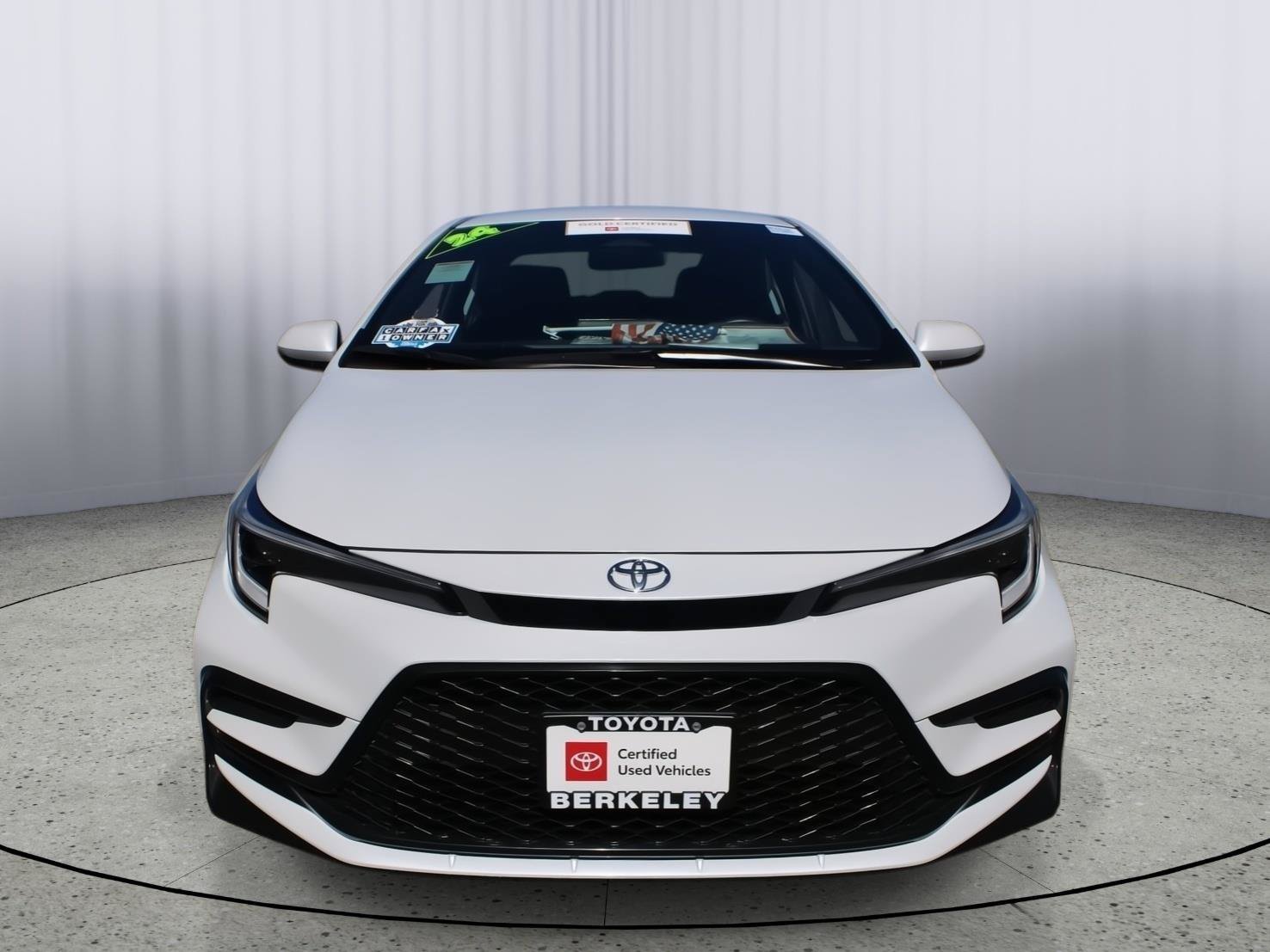 Certified 2024 Toyota Corolla SE w/ SE Convenience Package FWD image 3