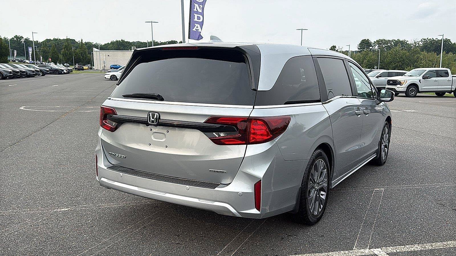 Used 2025 Honda Odyssey Touring image 6