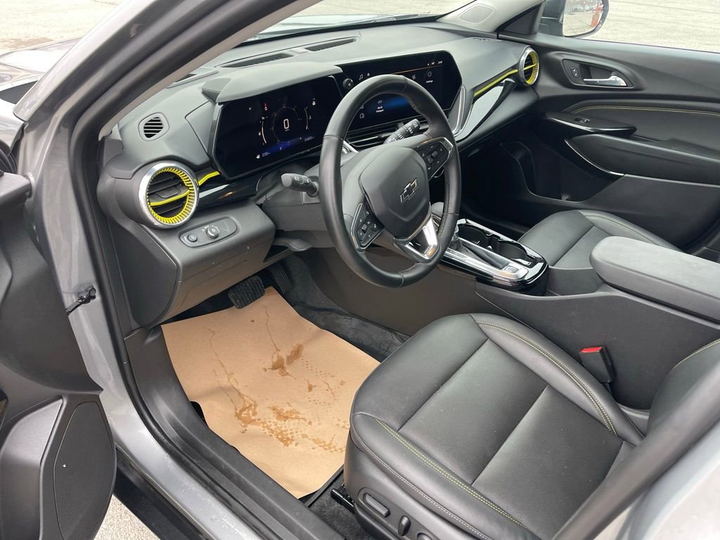 Used 2024 Chevrolet Trax ACTIV w/ Driver Confidence Package image 17