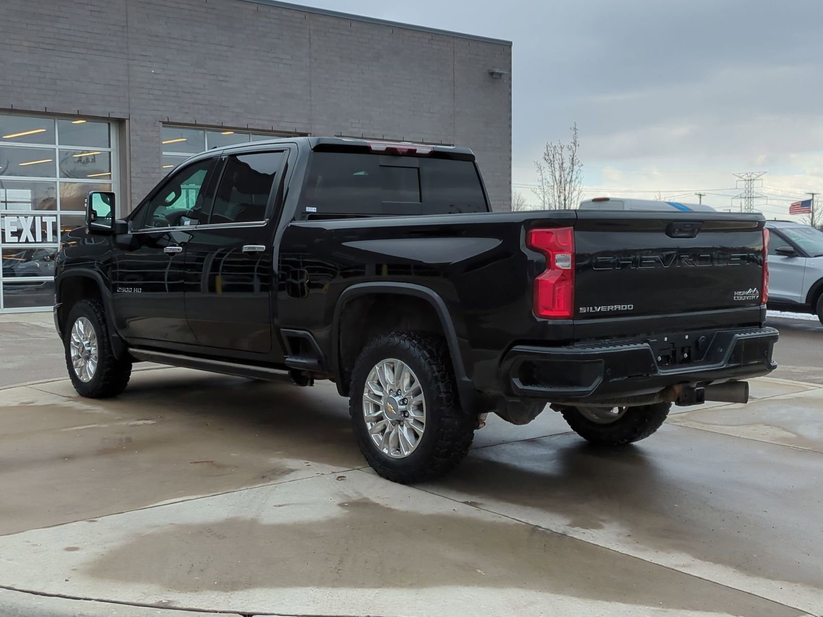 Used 2023 Chevrolet Silverado 2500 High Country w/ Z71 Off-Road Package image 5