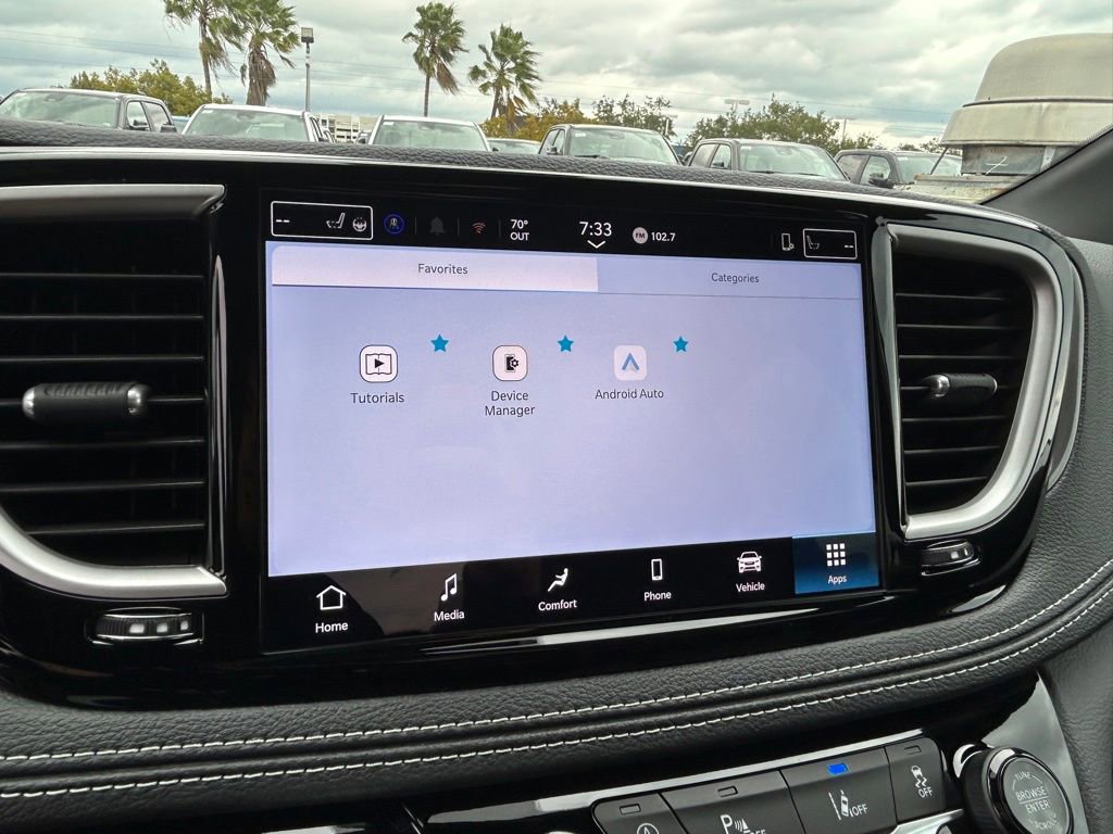 New 2026 Chrysler Pacifica Select image 51