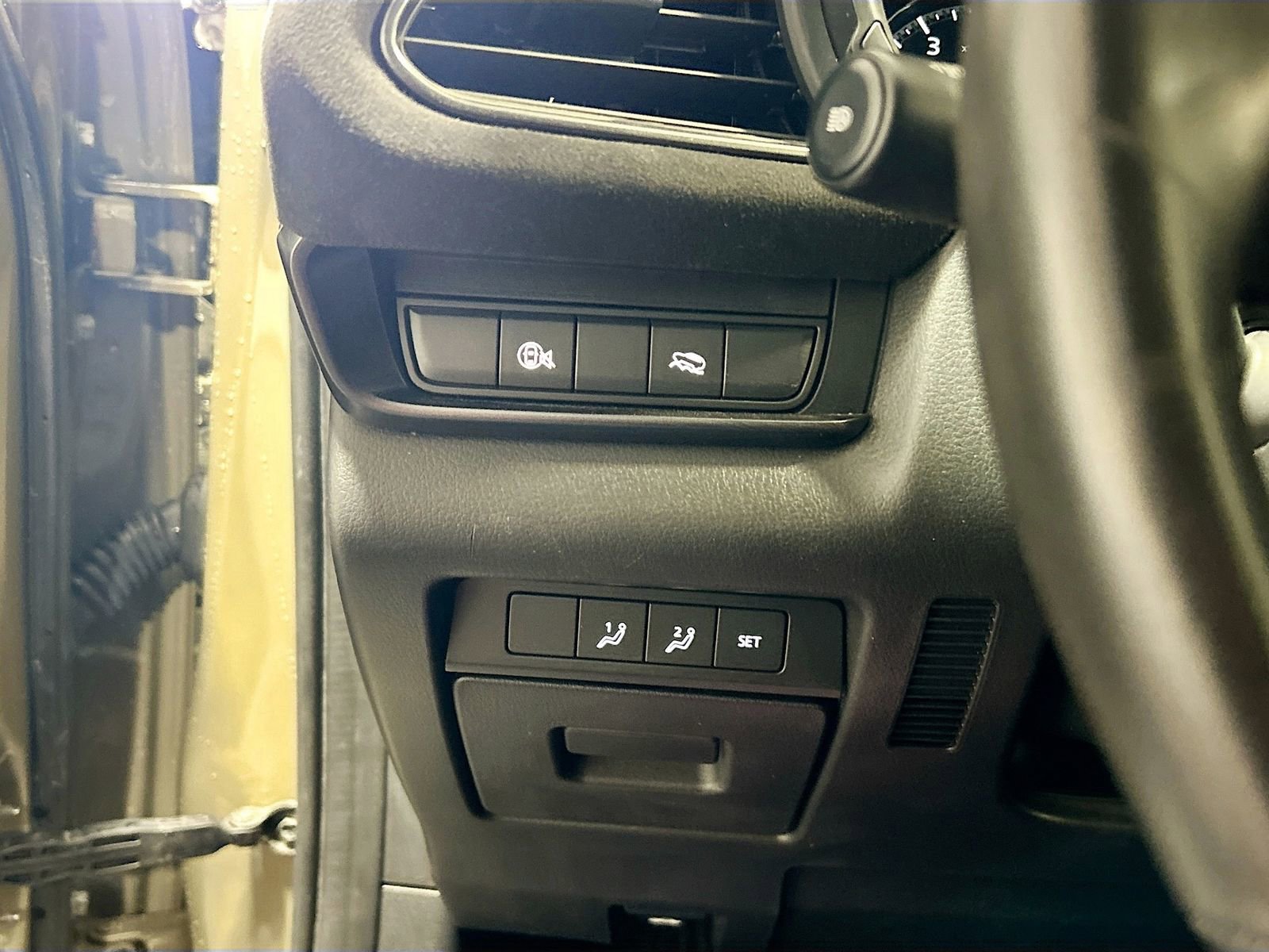 Used 2024 MAZDA CX-30 Carbon image 10