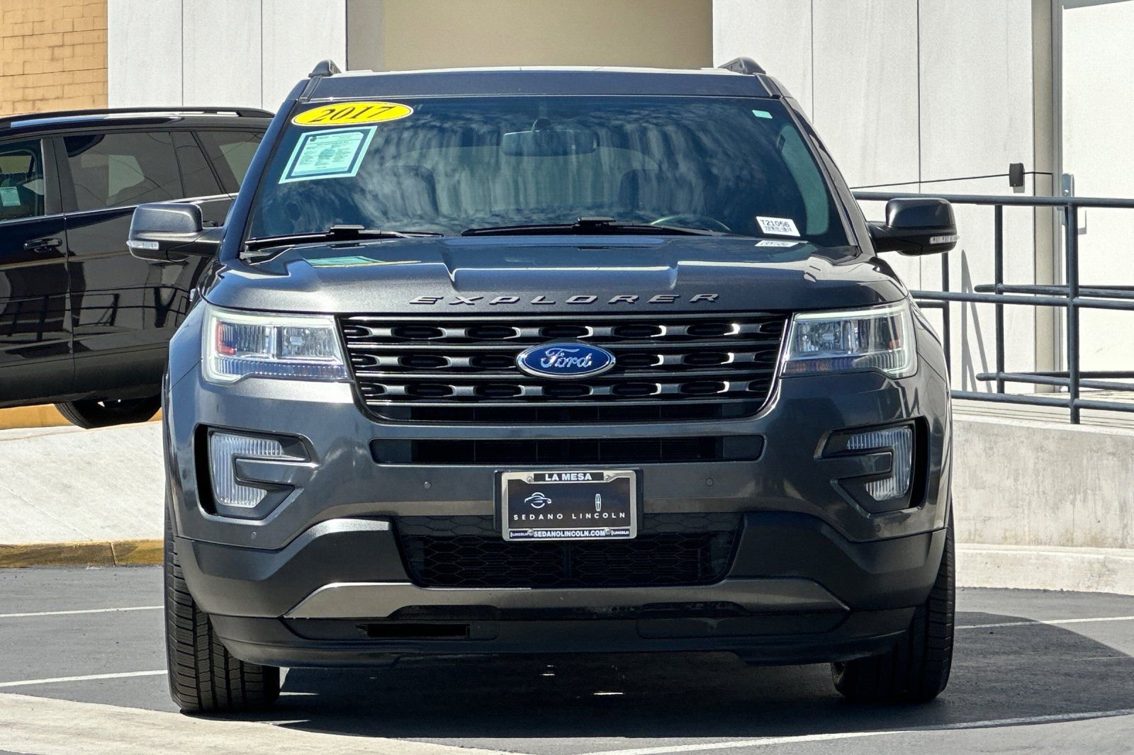 Used 2017 Ford Explorer XLT w/ Equipment Group 202A image 8