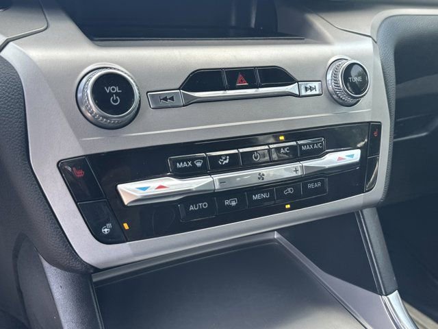 Used 2022 Ford Explorer XLT w/ Equipment Group 202A RWD image 35
