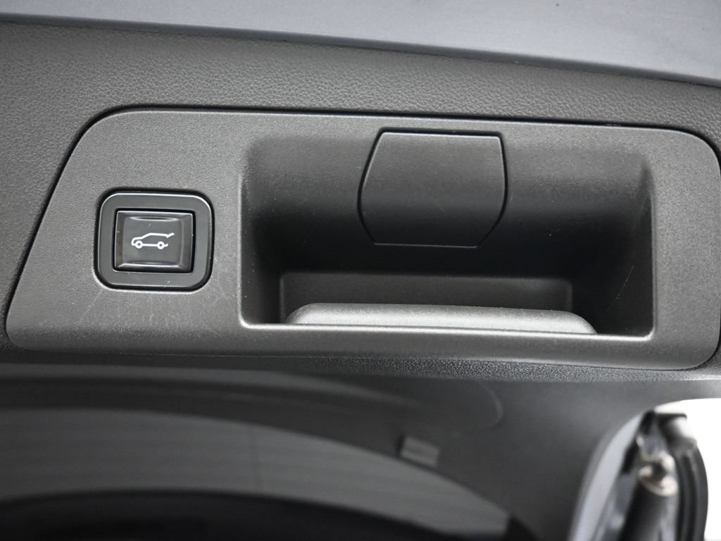 Used 2021 Buick Envision Essence AWD/4WD image 46
