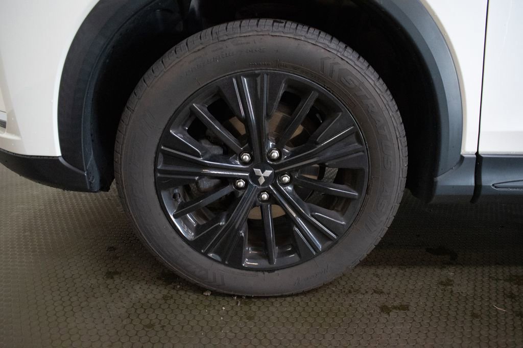 Used 2019 Mitsubishi Eclipse Cross LE AWD/4WD image 9