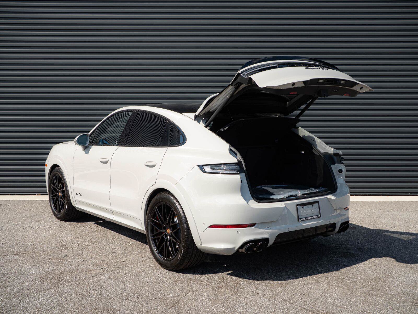 Certified 2026 Porsche Cayenne GTS AWD/4WD image 34