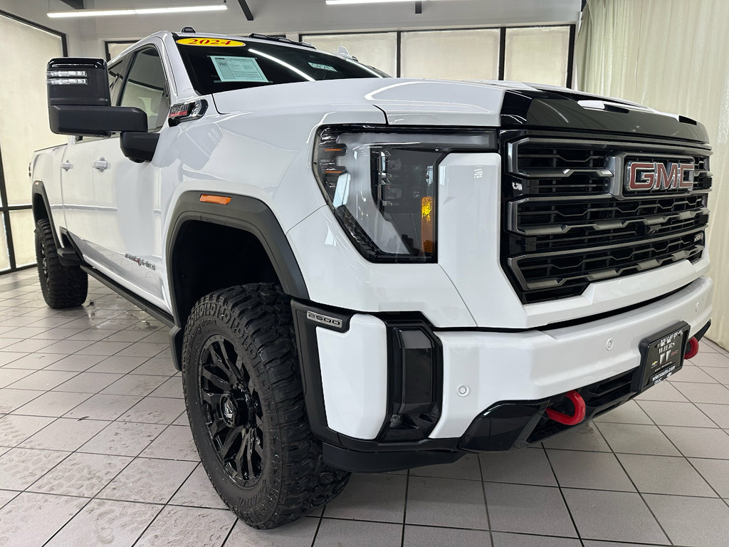 Used 2024 GMC Sierra 2500 AT4 w/ AT4 Premium Plus Package AWD/4WD image 2