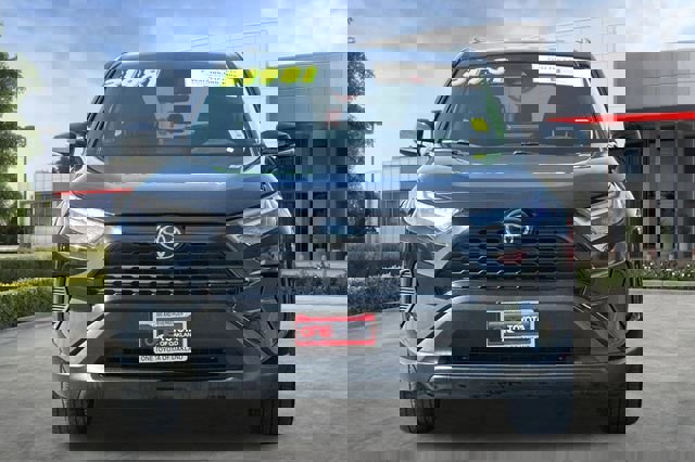 Used 2025 Toyota RAV4 XLE image 10