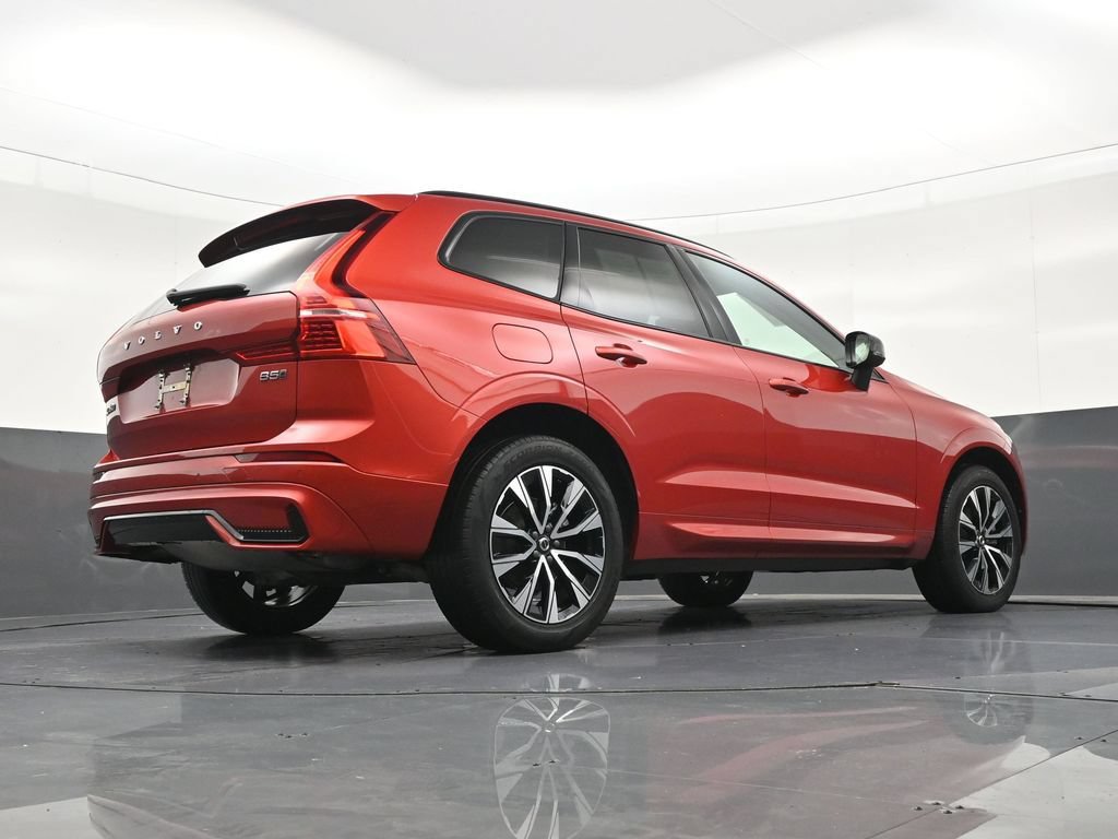 Used 2024 Volvo XC60 B5 Core AWD/4WD image 27