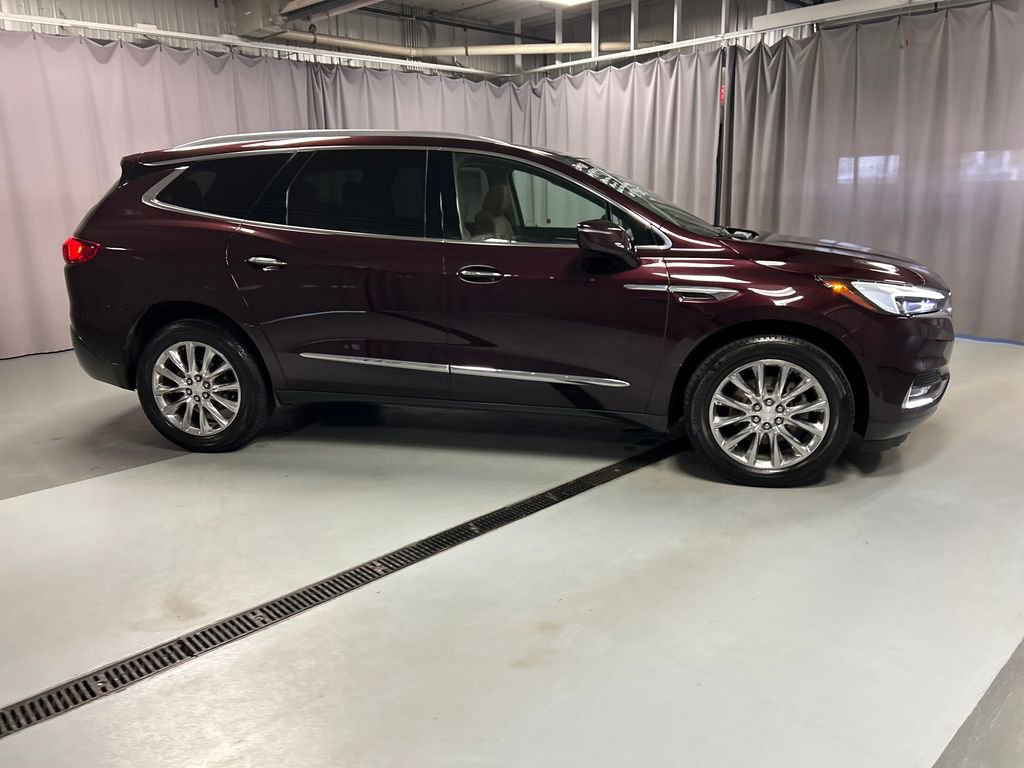 Used 2018 Buick Enclave Premium w/ Experience Buick Package image 8