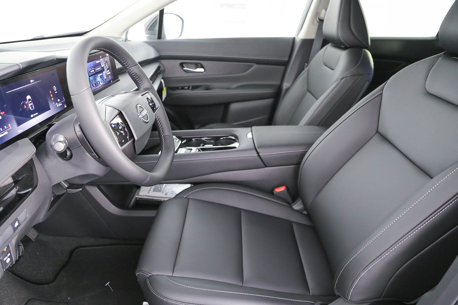 Used 2025 Nissan Murano SV FWD image 19