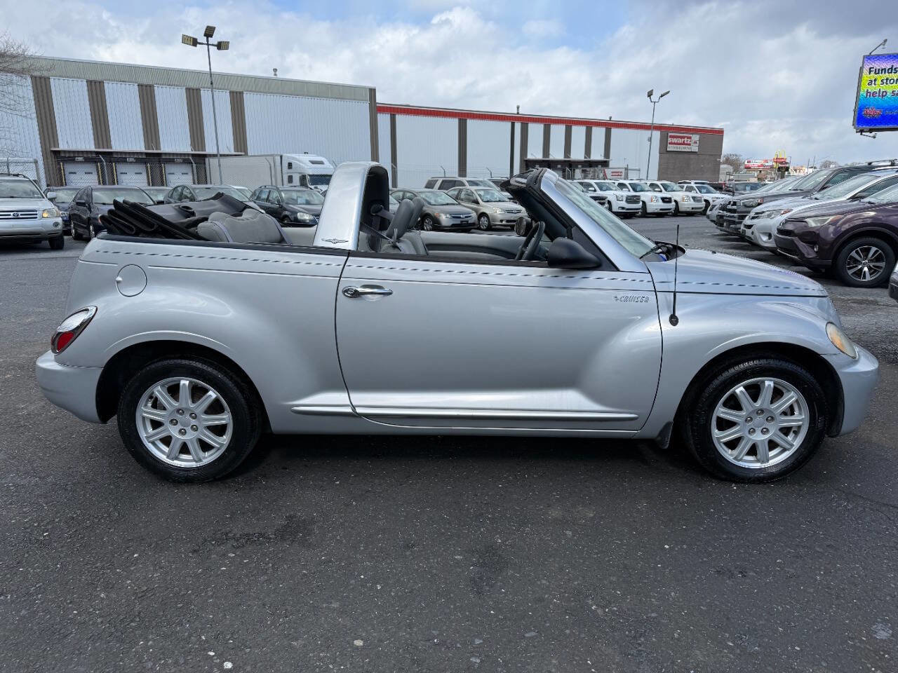 Used 2006 Chrysler PT Cruiser Touring image 7