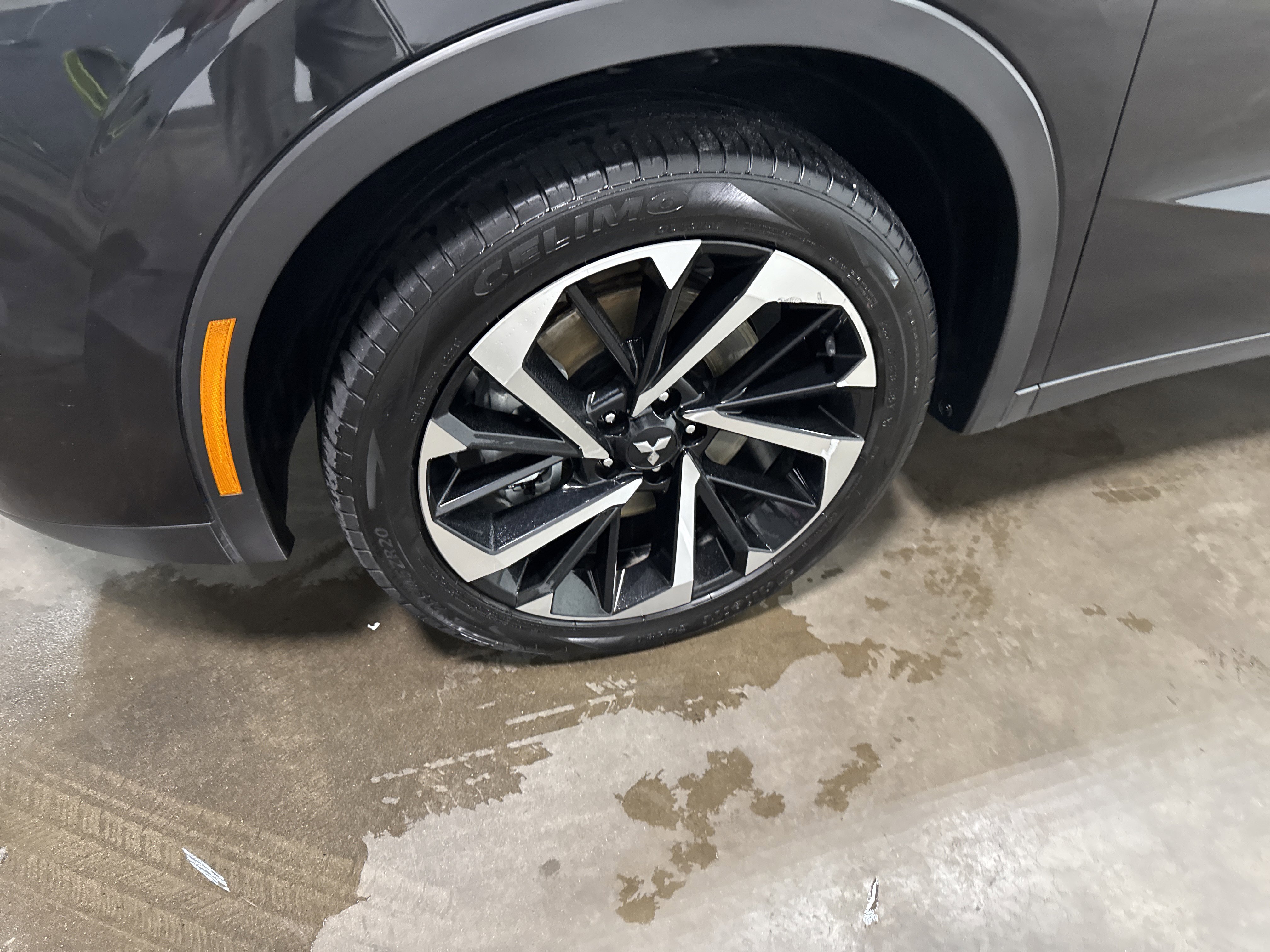 Used 2024 Mitsubishi Outlander SE image 9