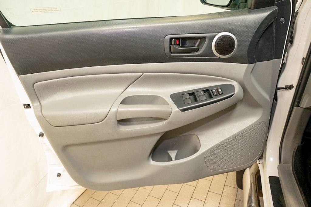 Used 2014 Toyota Tacoma PreRunner w/ SR5 Package RWD image 10