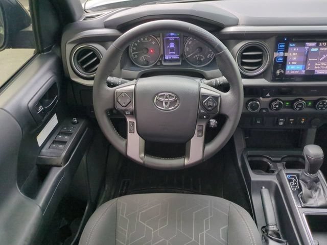 Used 2018 Toyota Tacoma TRD Off-Road AWD/4WD image 18