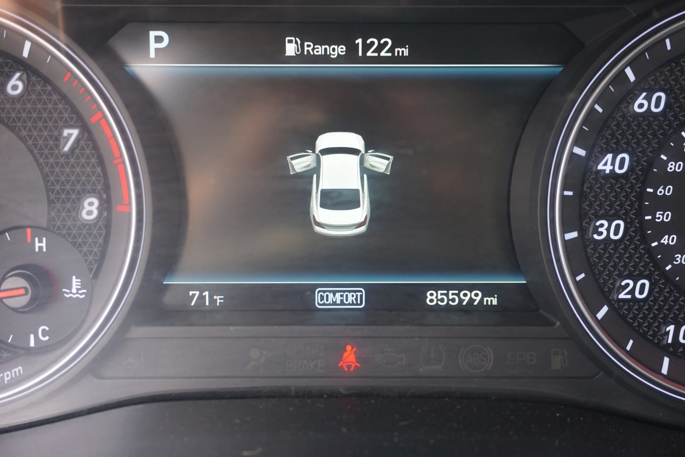 Used 2021 Genesis G70 2.0T RWD image 31
