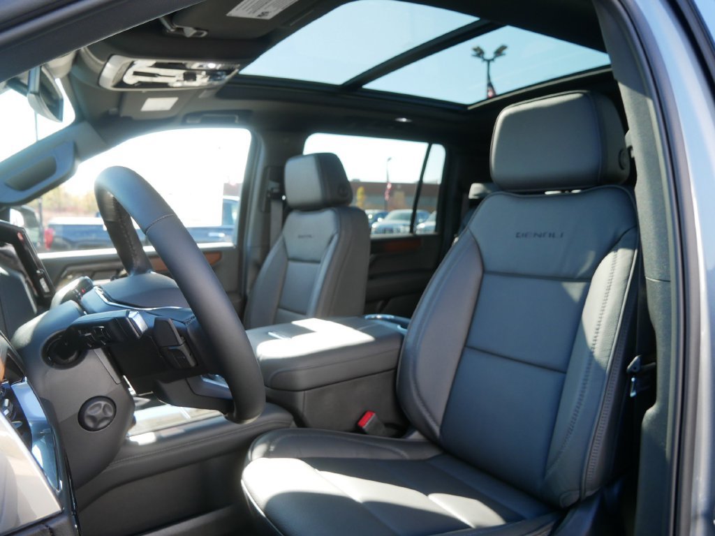 New 2026 GMC Yukon XL Denali w/ Sun & Power Step Package AWD/4WD image 7