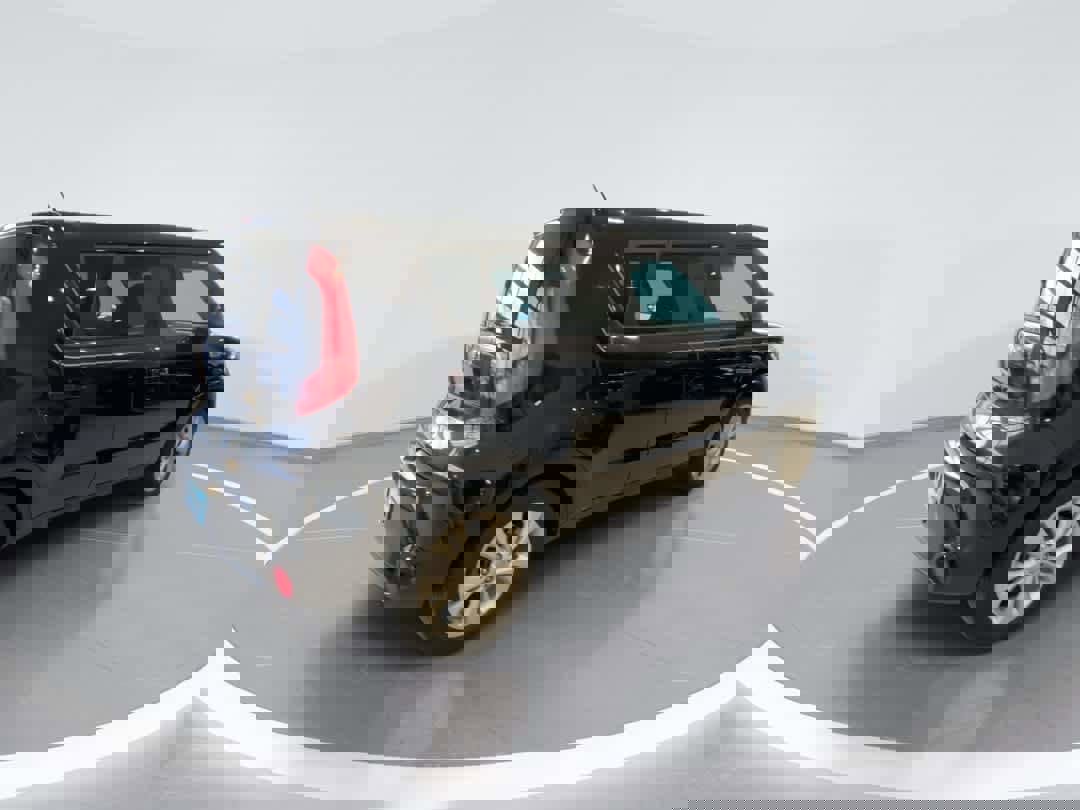 Used 2016 Kia Soul + image 8