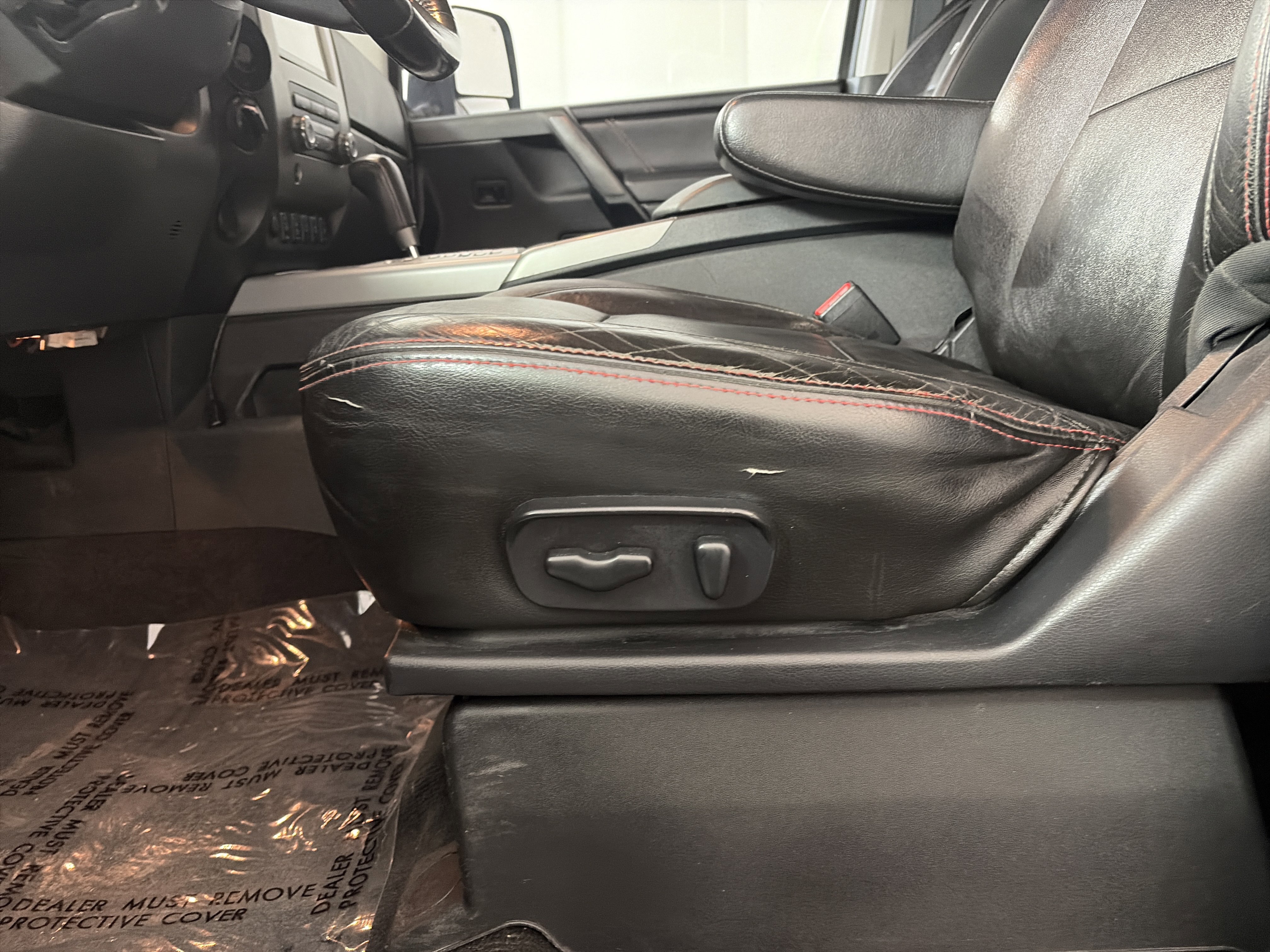 Used 2010 Nissan Titan PRO-4X w/ Pro-4x Leather Pkg image 15