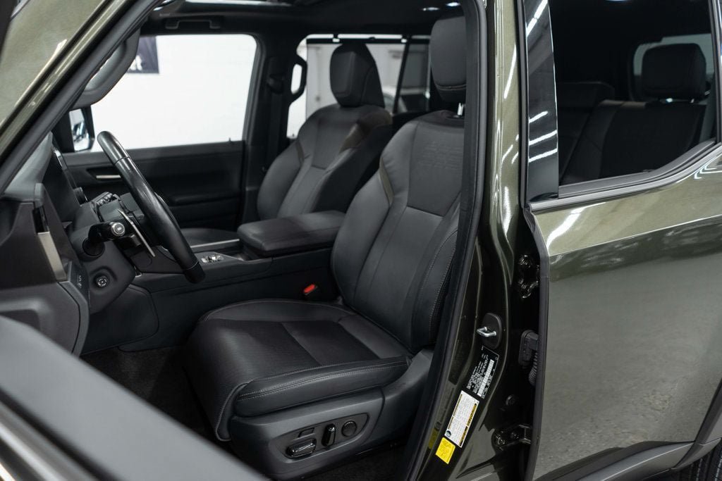 Used 2024 Lexus GX 550 AWD/4WD image 7