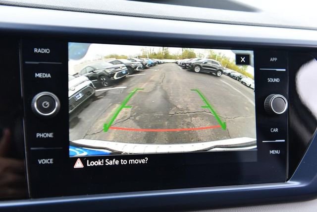 Certified 2023 Volkswagen Taos SE w/ Panoramic Sunroof Package image 12