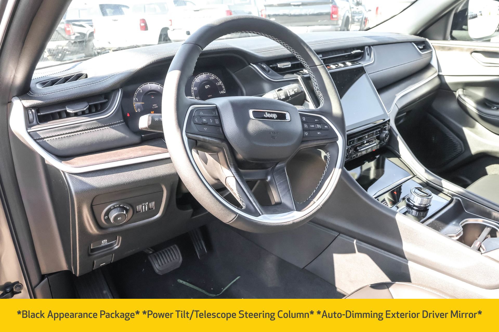 New 2025 Jeep Grand Cherokee Limited w/ Luxury Tech Group II image 4