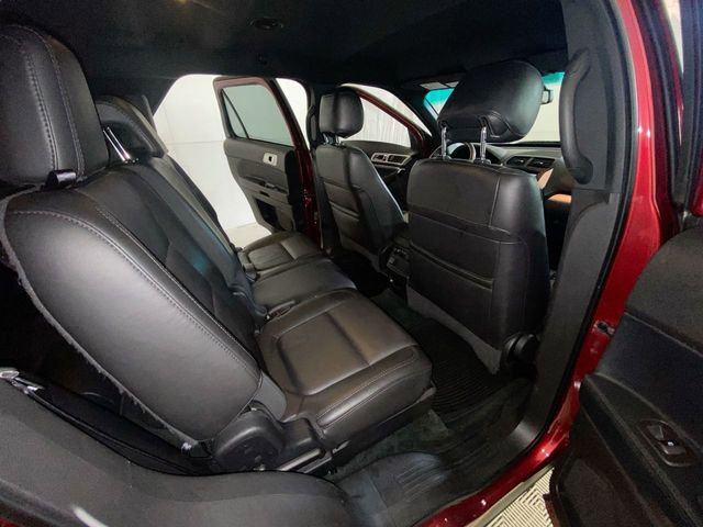 Used 2014 Ford Explorer XLT w/ Equipment Group 202A AWD/4WD image 33