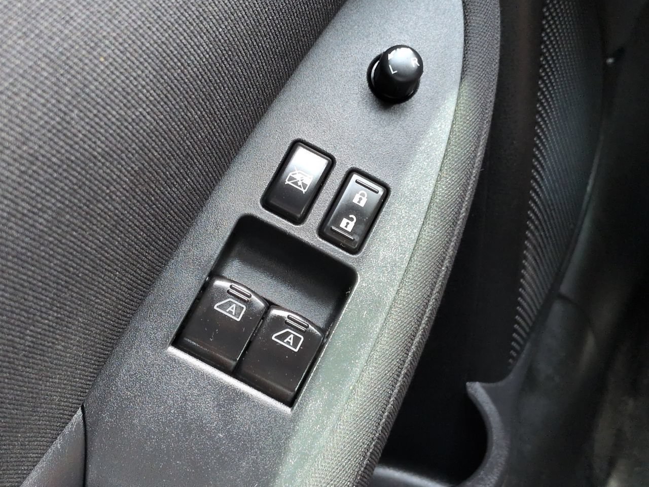 Used 2017 Nissan 370Z Coupe RWD image 19