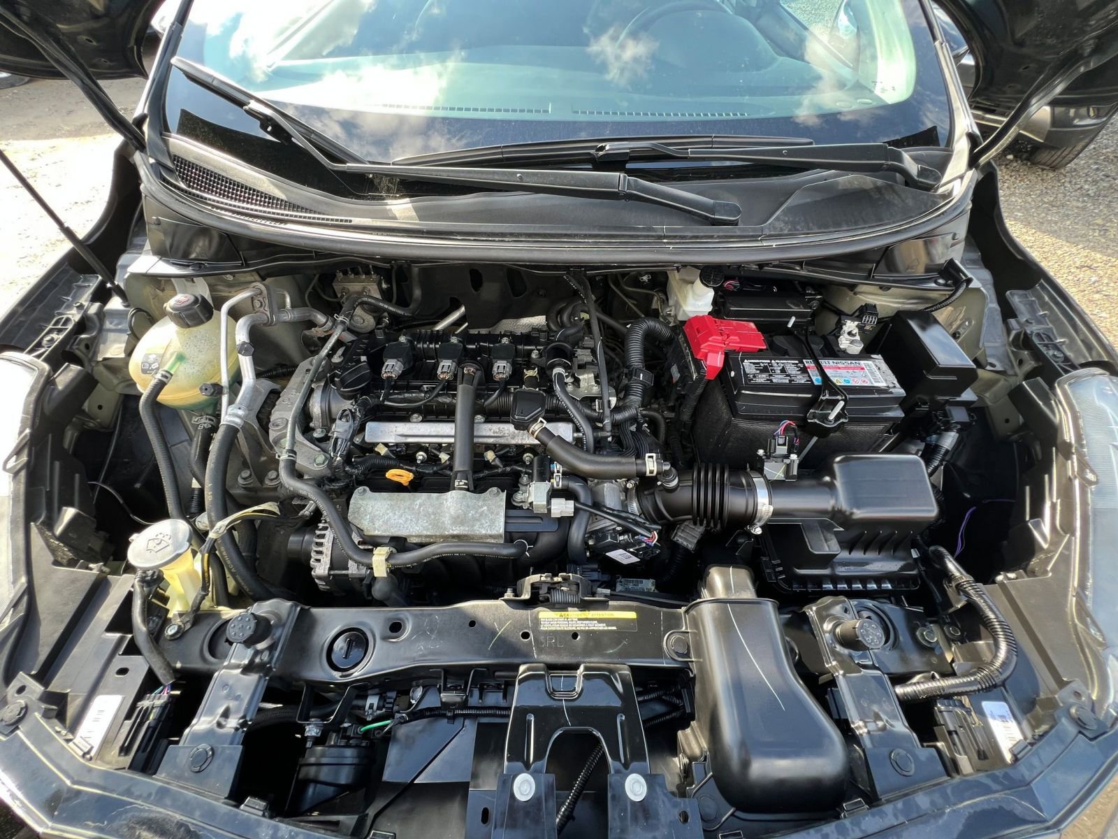 Used 2025 Nissan Versa SV FWD image 30