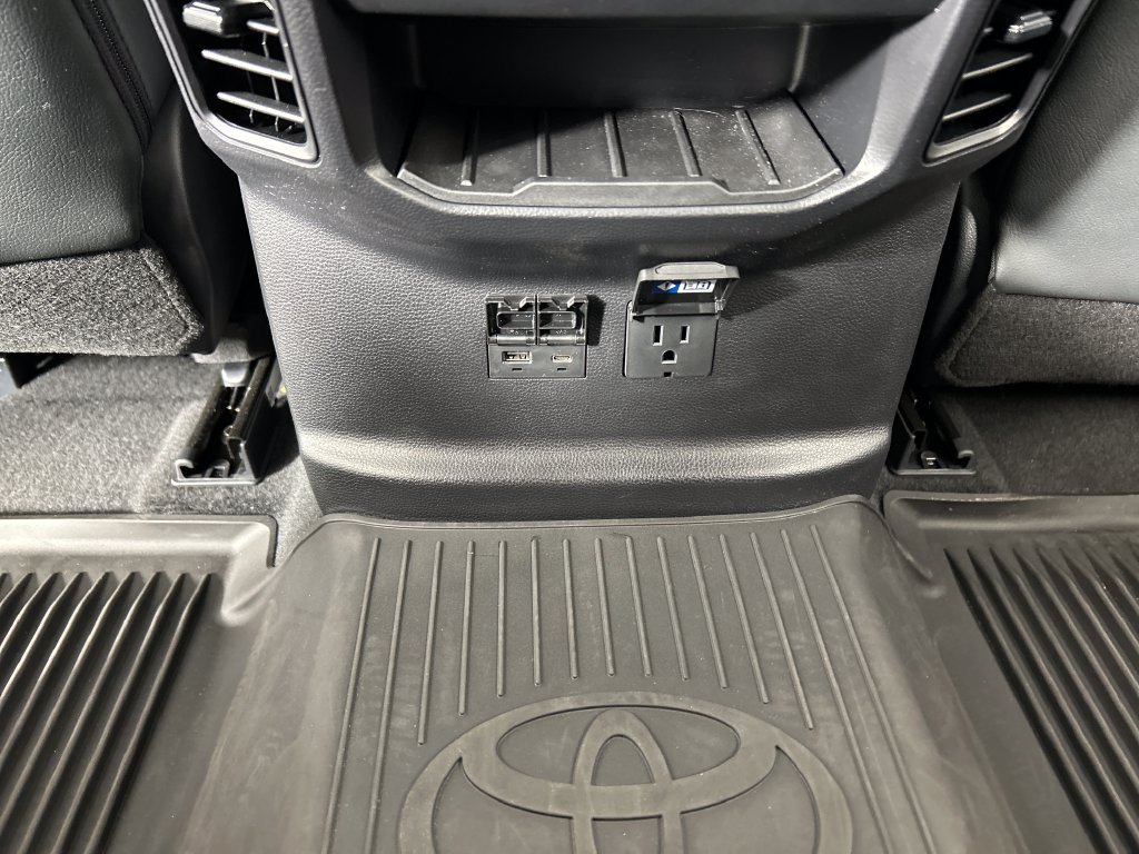 Used 2026 Toyota Tundra Limited AWD/4WD image 19