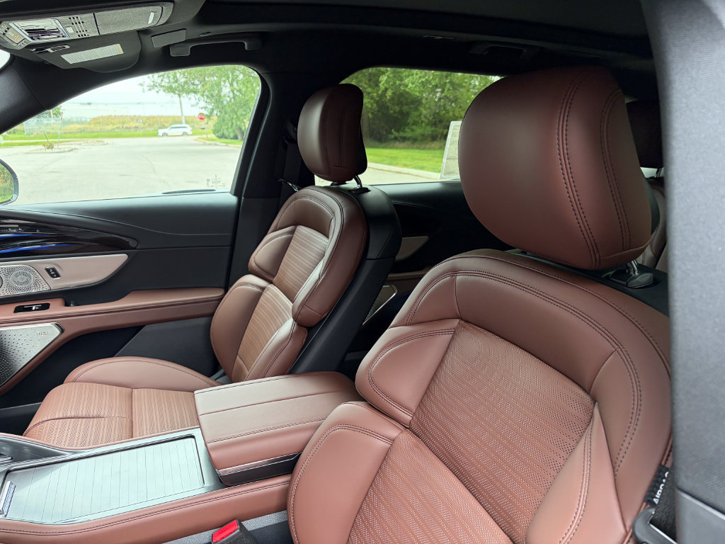 New 2026 Lincoln Nautilus Reserve AWD/4WD image 11