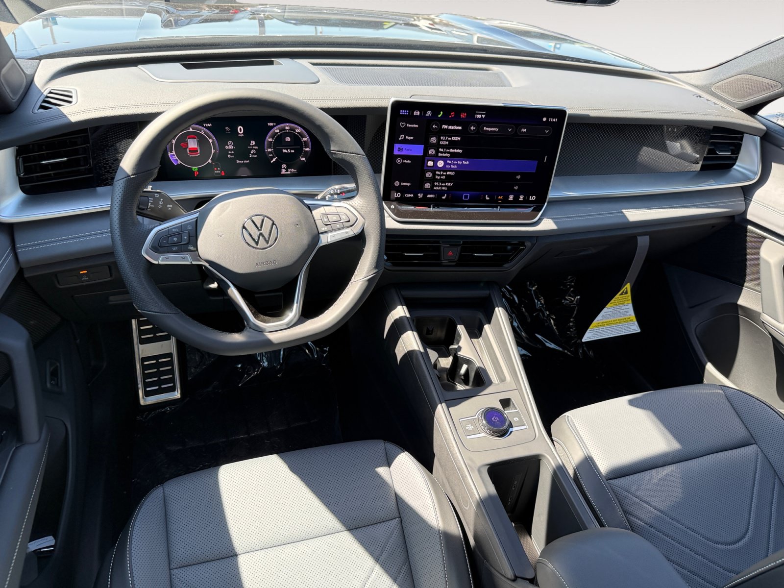 New 2026 Volkswagen Tiguan SE R-Line FWD image 15