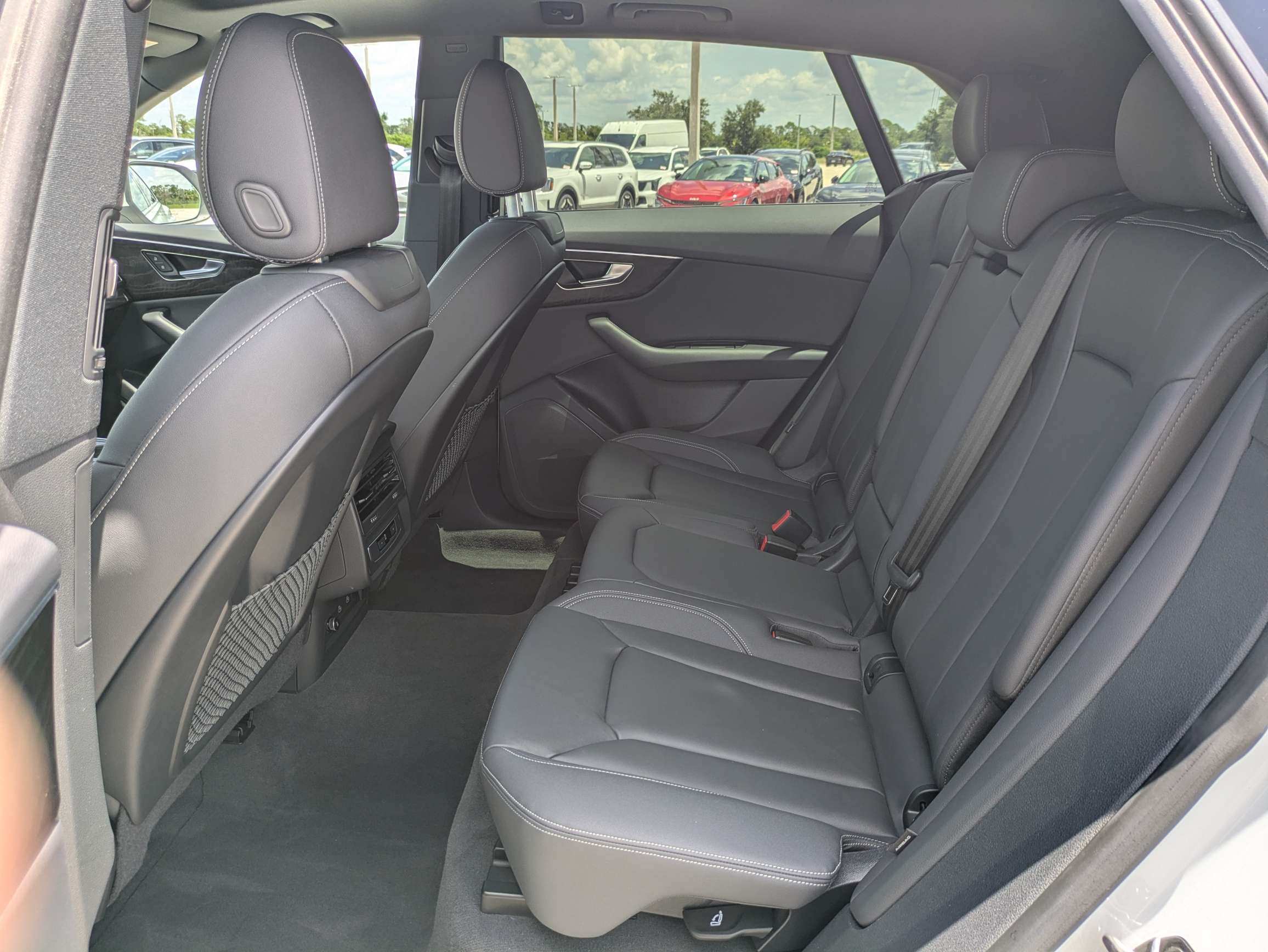 Used 2023 Audi Q8 Premium AWD/4WD image 17