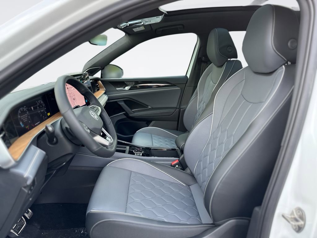 New 2026 Volkswagen Tiguan SEL R-Line AWD/4WD image 13