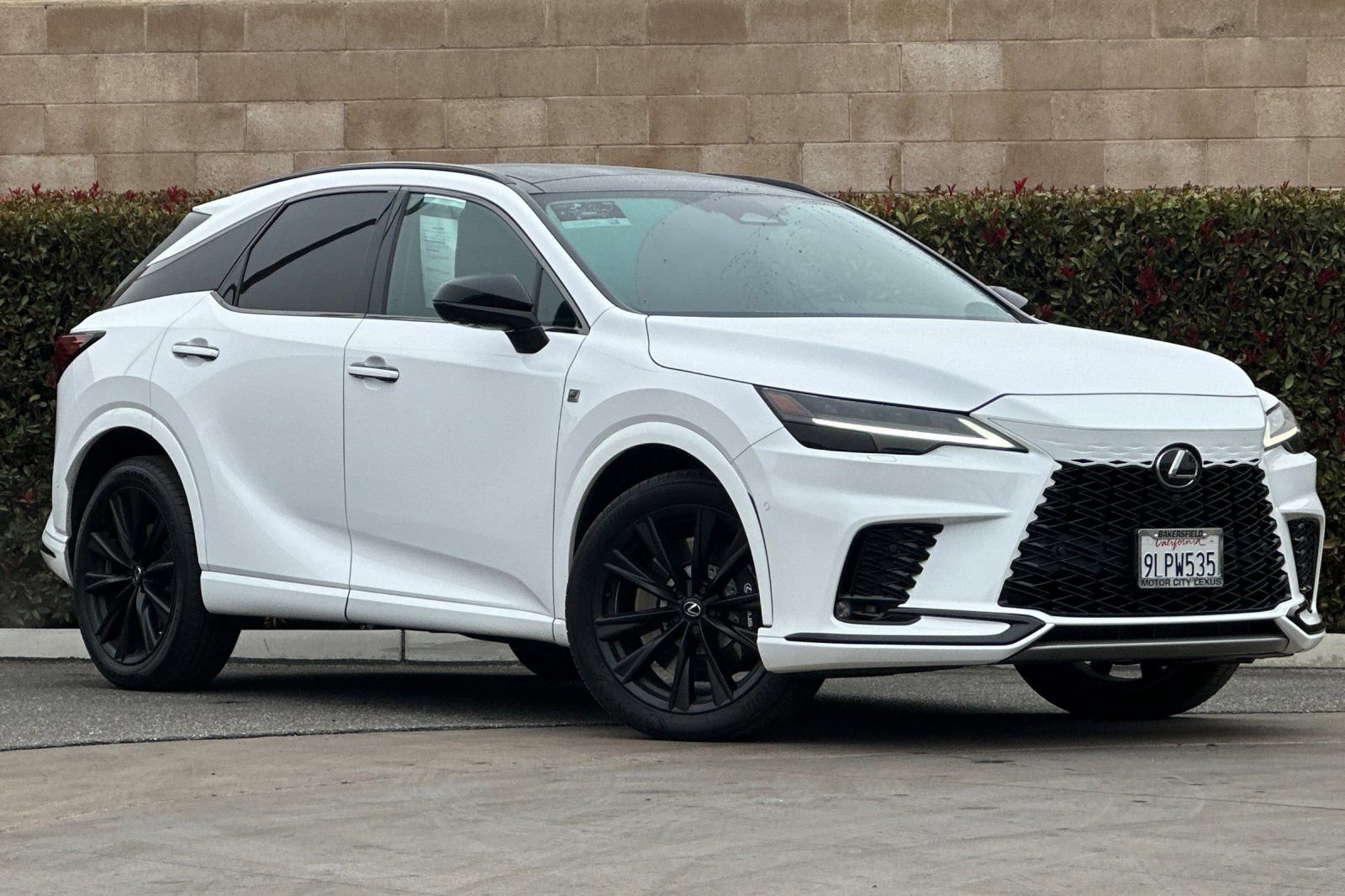 Certified 2024 Lexus RX 500h F Sport image 2