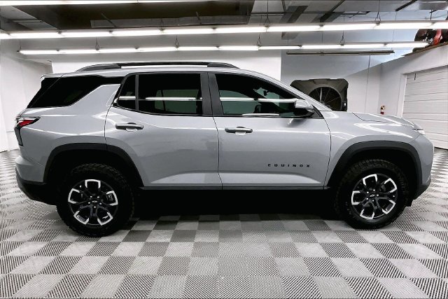 Used 2025 Chevrolet Equinox ACTIV w/ Convenience Package III FWD image 15