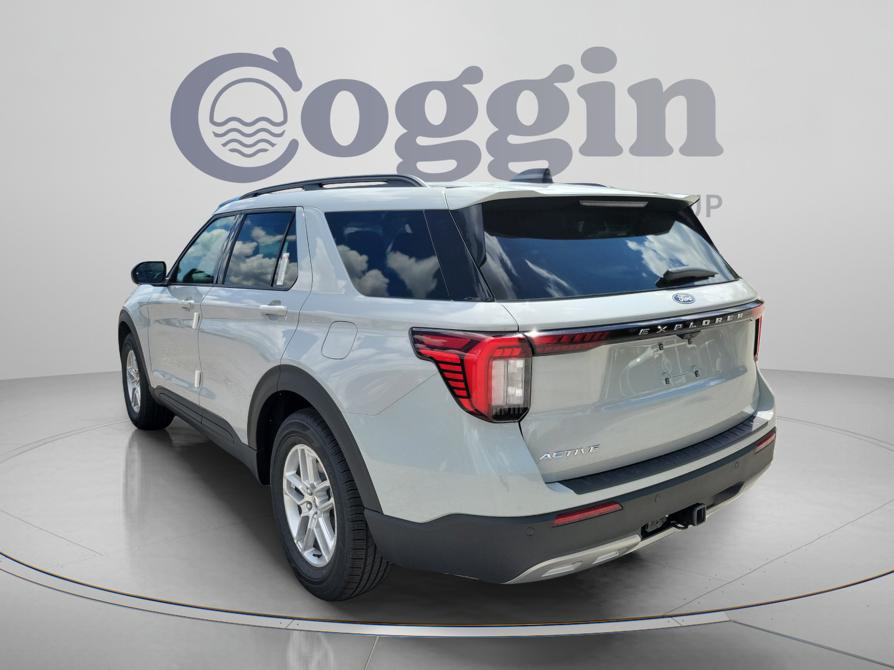 New 2027 Ford Explorer Active w/ Active Comfort Package RWD image 2