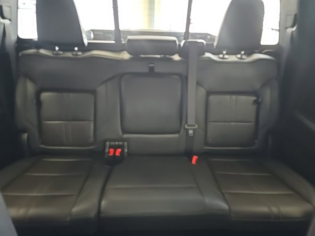 Used 2025 Chevrolet Silverado 1500 High Country AWD/4WD image 19
