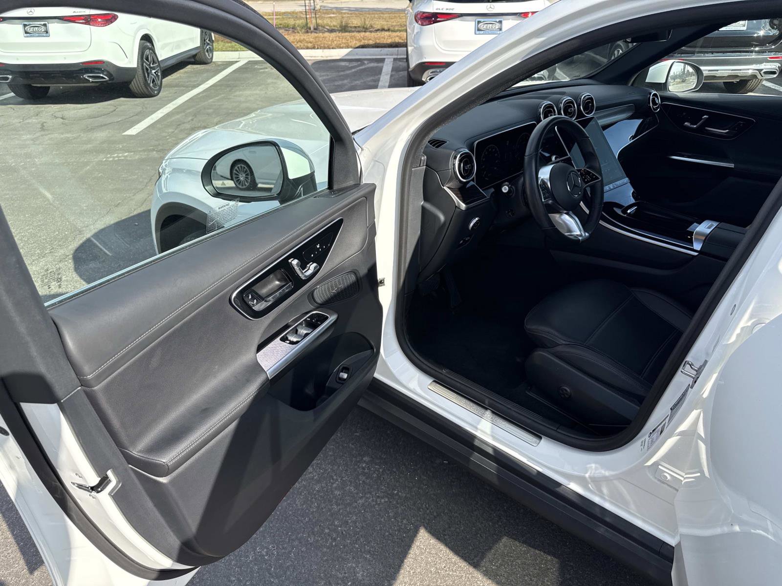 Used 2024 Mercedes-Benz GLC 300 4MATIC image 19