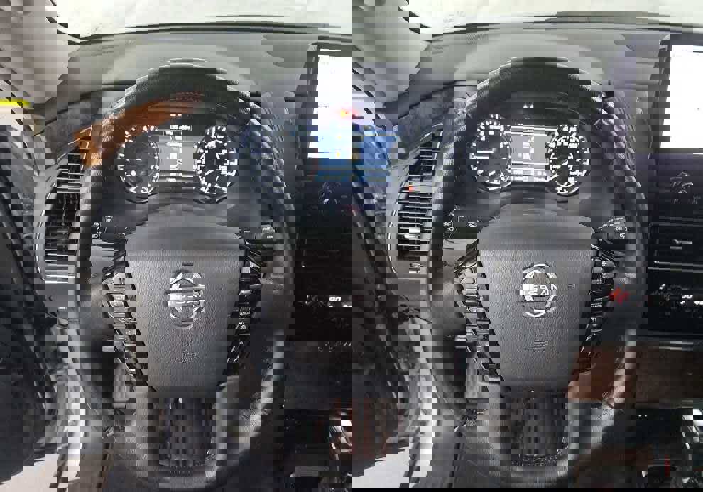 Used 2024 Nissan Armada SL w/ Captain's Chairs Package image 9