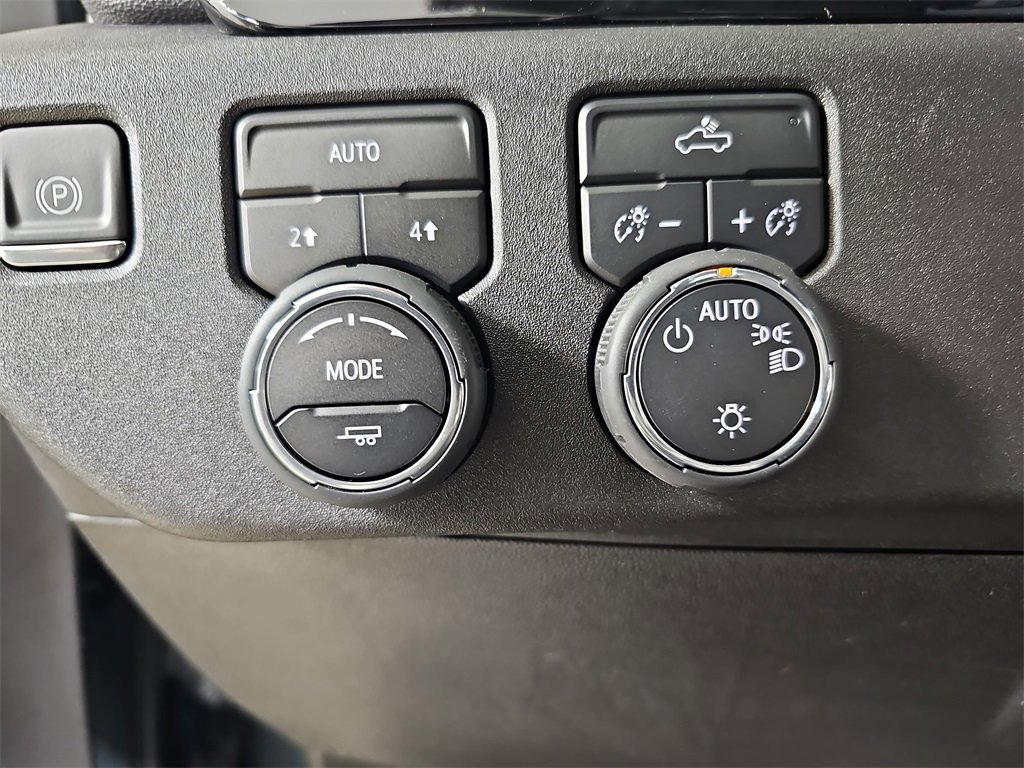 Certified 2025 Chevrolet Silverado 1500 LT image 31