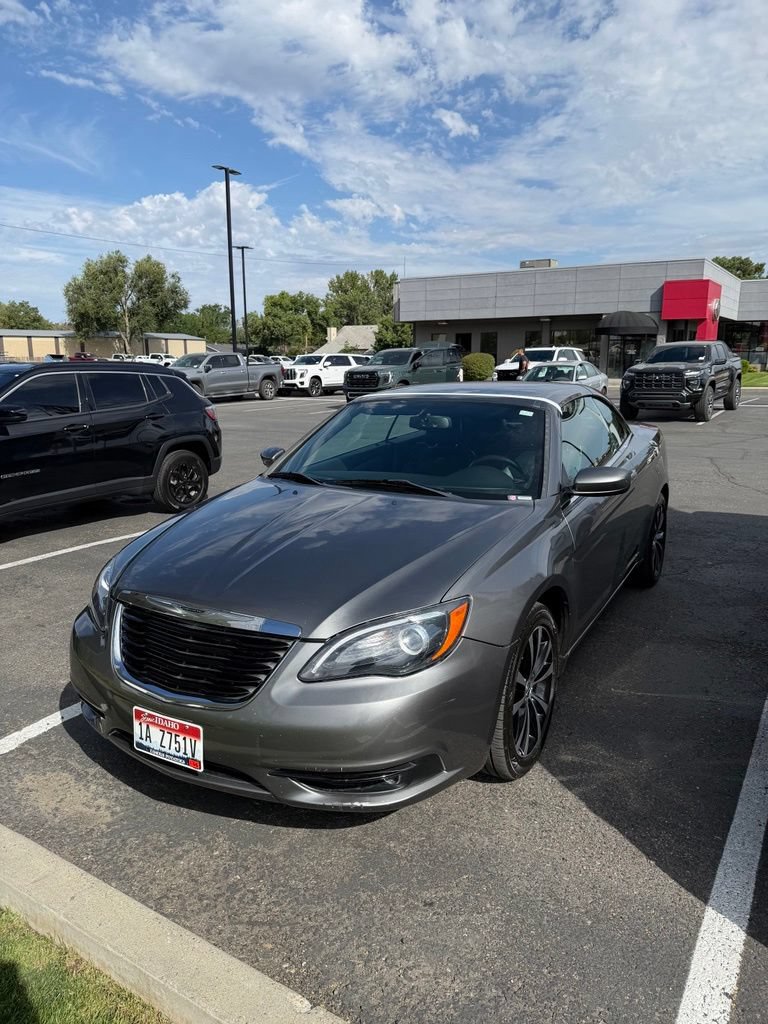 Used 2012 Chrysler 200 S FWD image 21