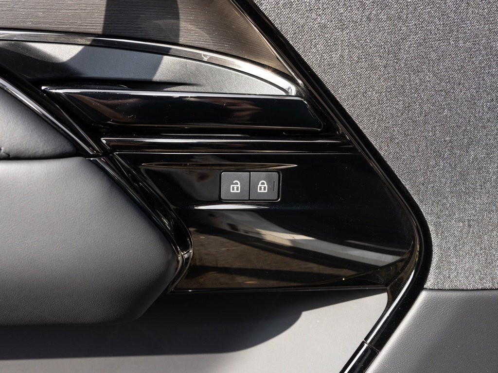 Used 2023 Land Rover Range Rover Sport SE Dynamic image 19