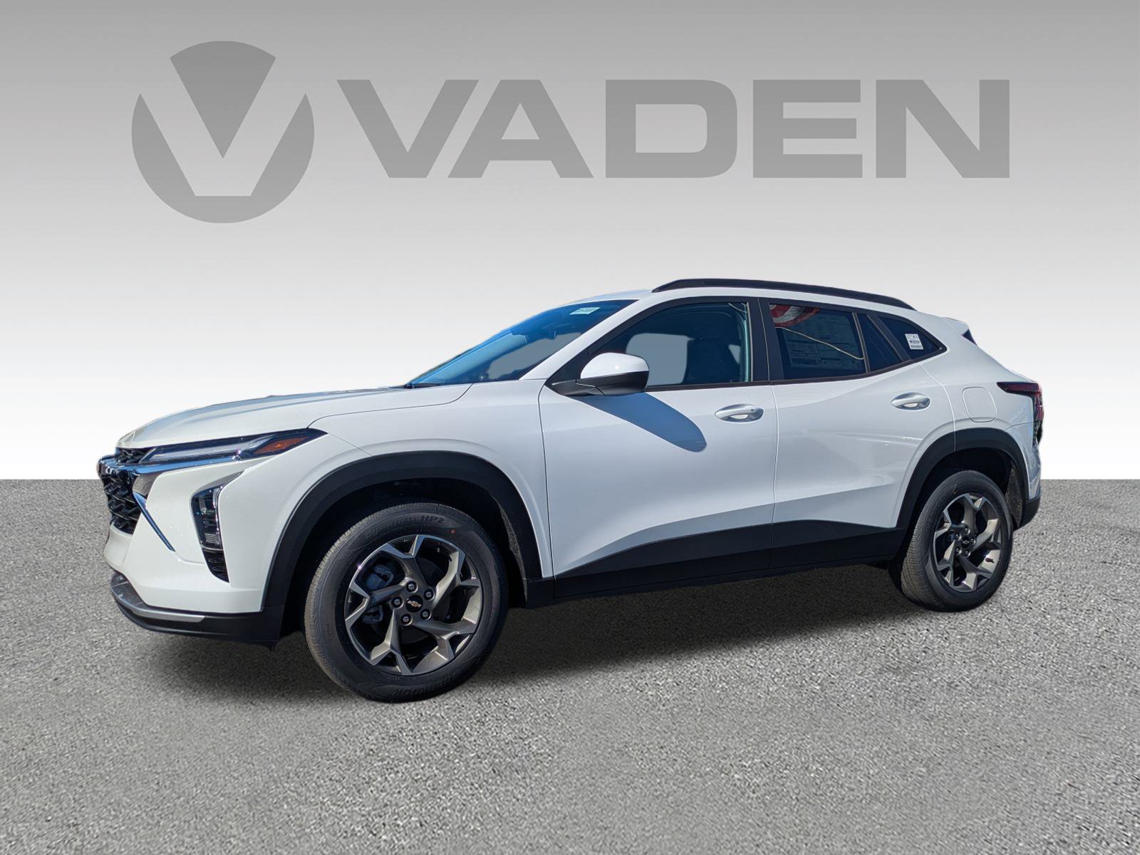 New 2026 Chevrolet Trax LT w/ Driver Confidence Package FWD image 2