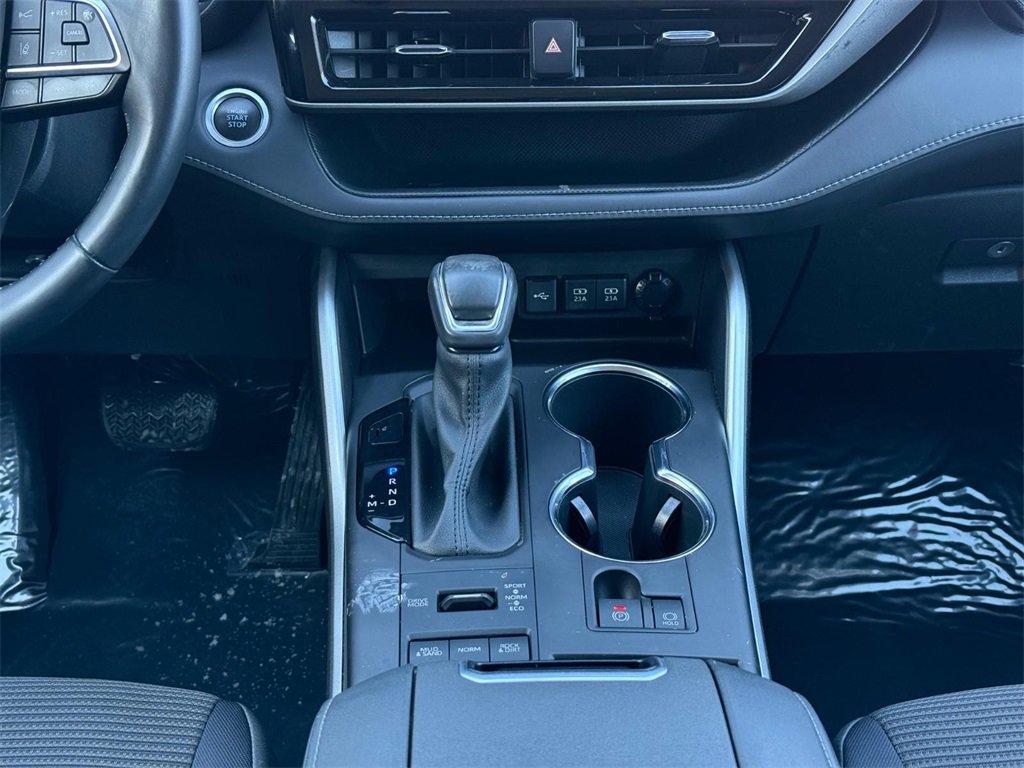 Used 2021 Toyota Highlander LE image 13