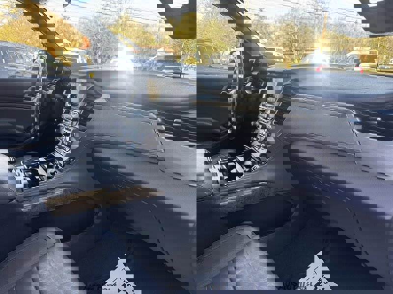 Used 2017 GMC Yukon XL Denali image 22