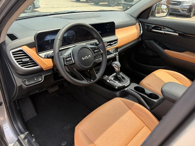 Used 2024 Kia Seltos EX AWD/4WD image 2